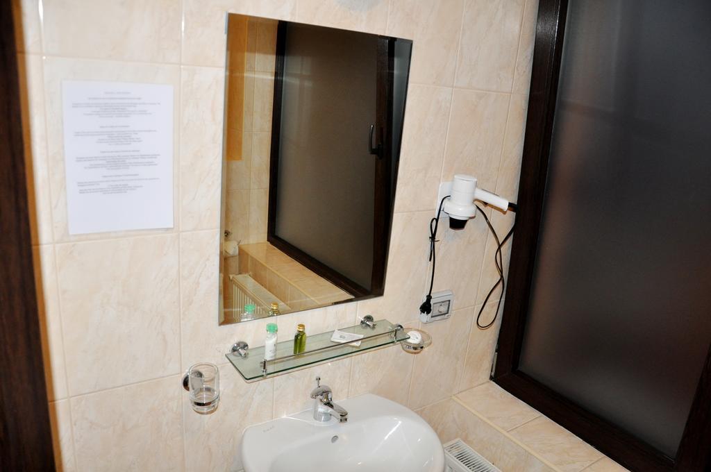 Hotel Thomas บูคาเรสต์ ภายนอก รูปภาพ
