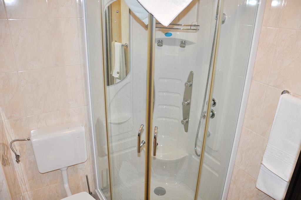 Hotel Thomas บูคาเรสต์ ห้อง รูปภาพ